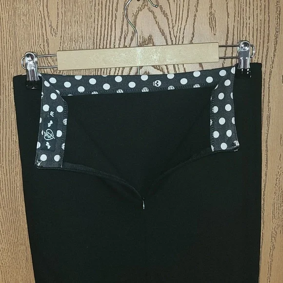 Black Skeleton Print Women's Skirt - Picture 3 of 4